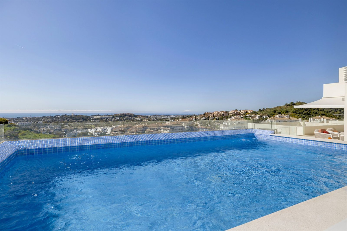 3 Bed Apartment for sale in Nueva Andalucía Costa Del Sol, Málaga, Spain