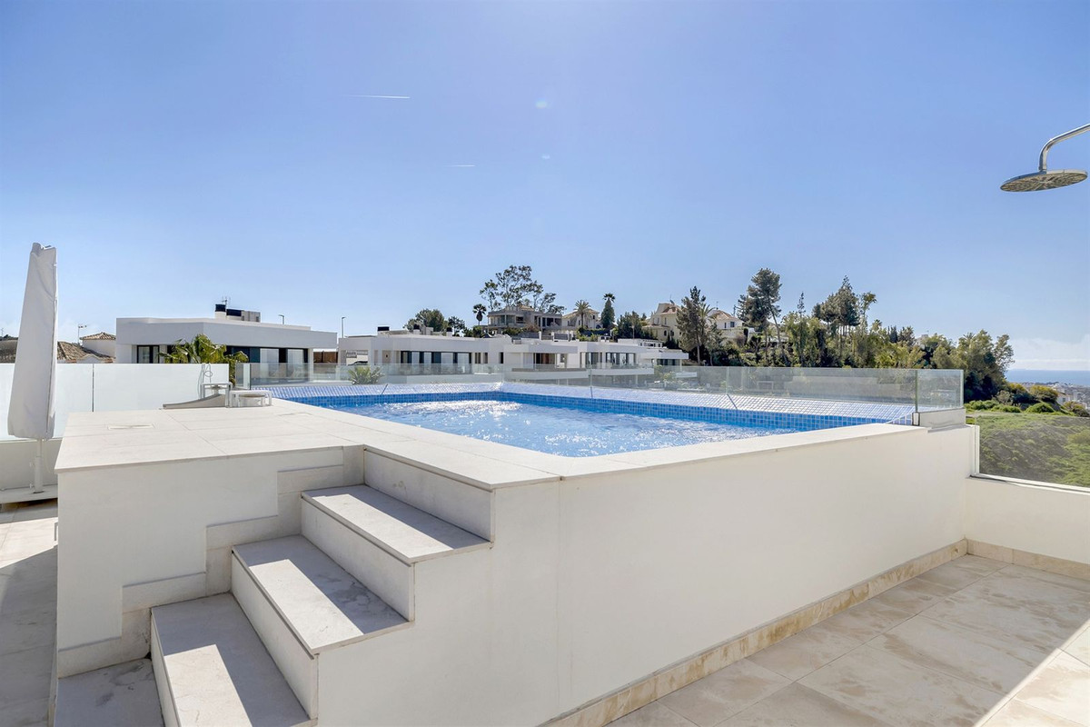 3 Bed Apartment for sale in Nueva Andalucía Costa Del Sol, Málaga, Spain
