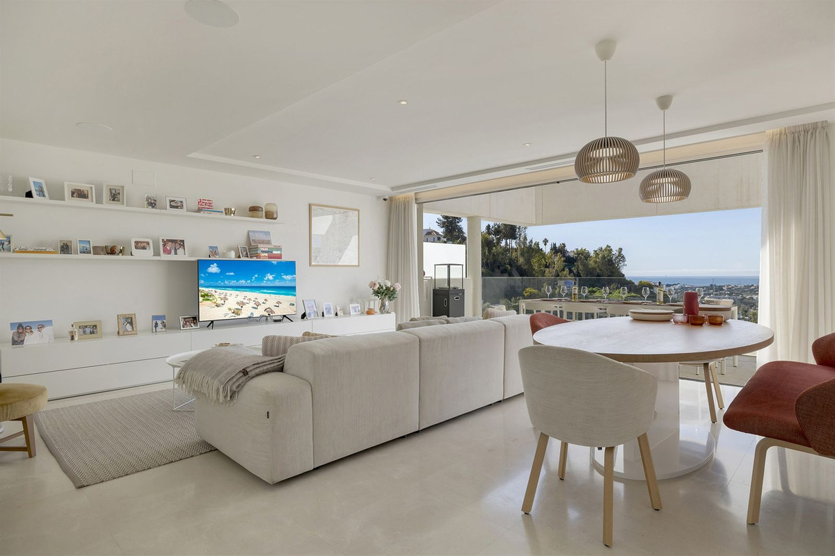 3 Bed Apartment for sale in Nueva Andalucía Costa Del Sol, Málaga, Spain