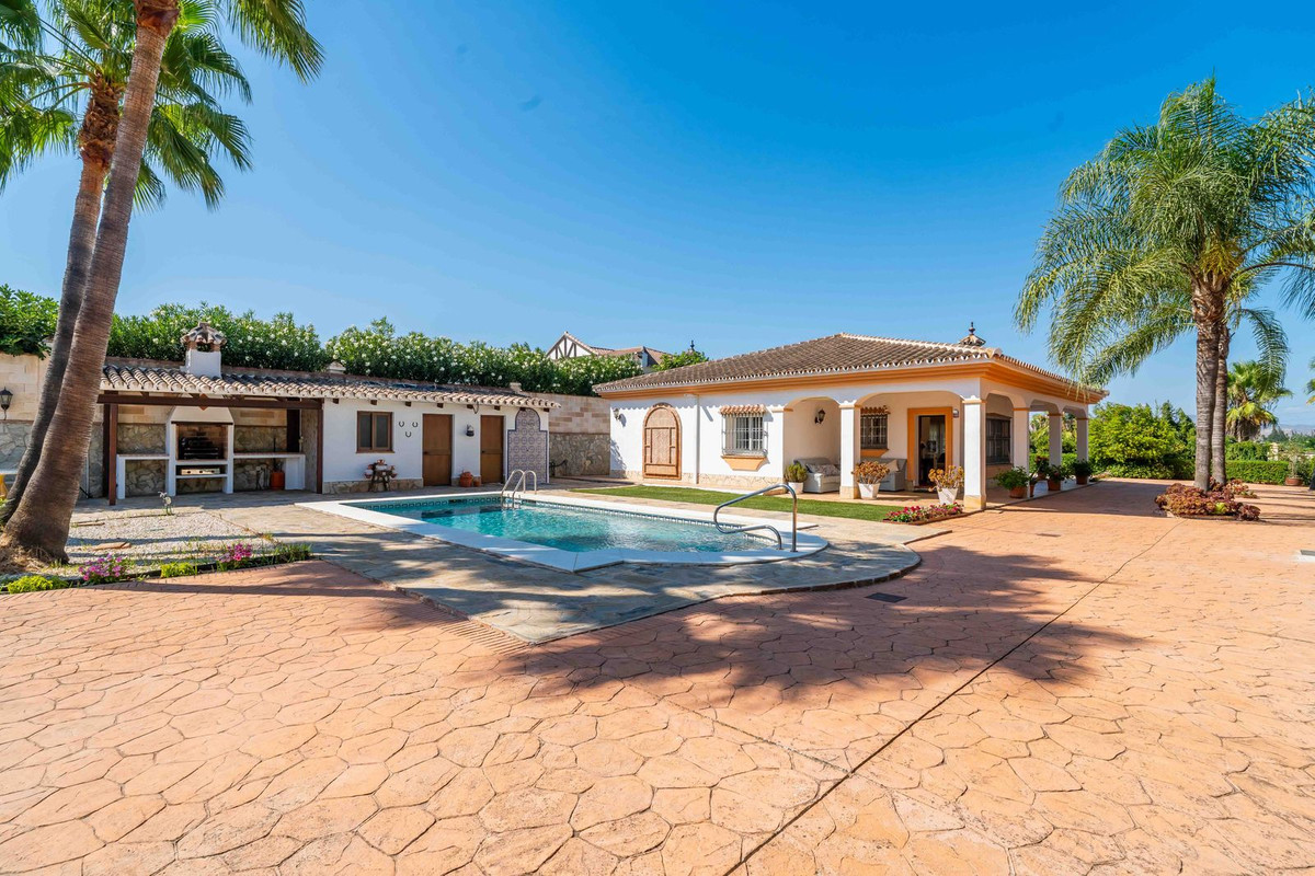 4 Bed Townhouse for sale in Alhaurín El Grande Costa Del Sol, Málaga, Spain