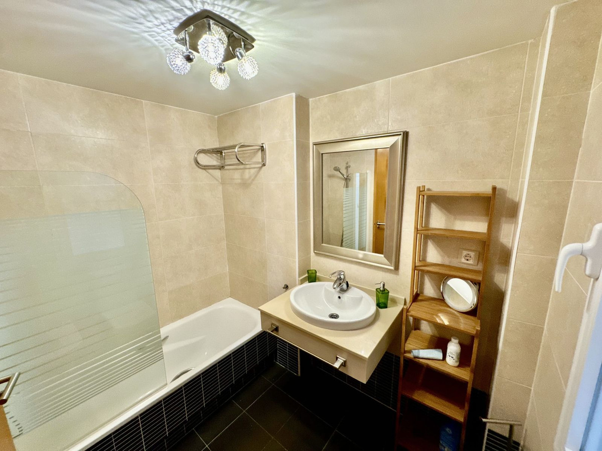 2 Bed Apartment for sale in Estepona Costa Del Sol, Málaga, Spain