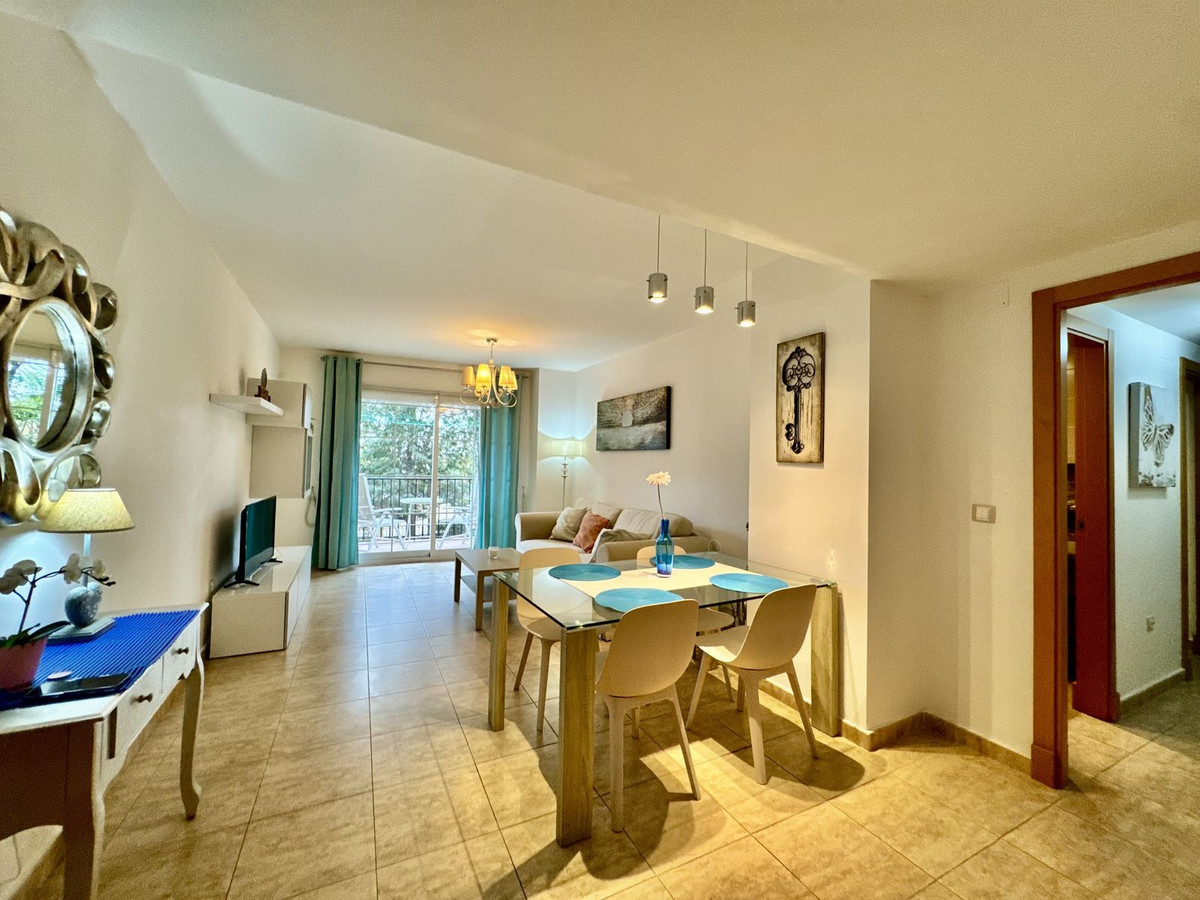 2 Bed Apartment for sale in Estepona Costa Del Sol, Málaga, Spain