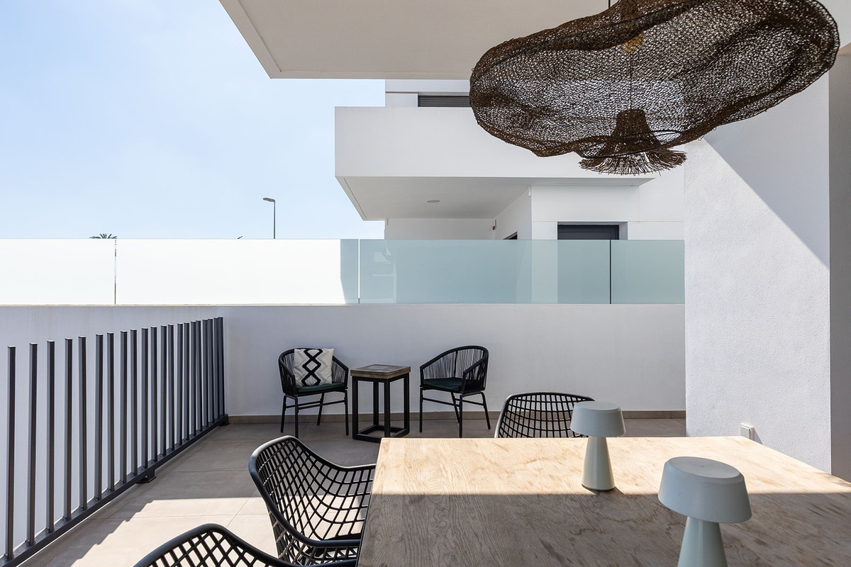 Se vende Villa - Chalet de 3 dormitorios en Costa Blanca, Alicante, España