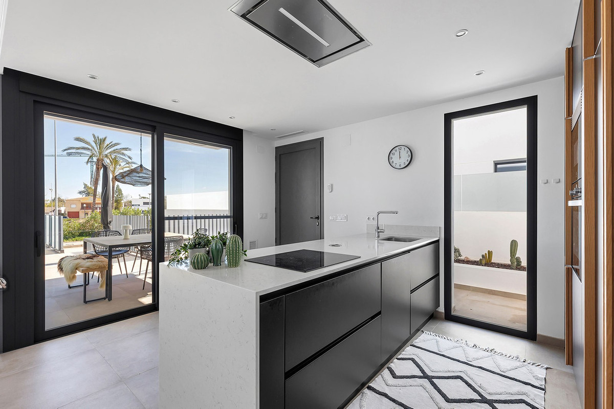 Se vende Villa - Chalet de 3 dormitorios en Costa Blanca, Alicante, España