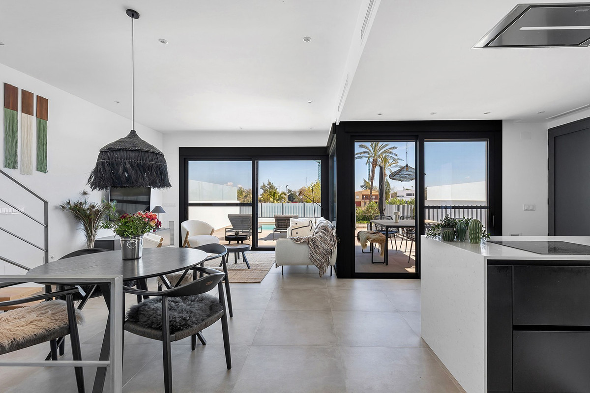 Se vende Villa - Chalet de 3 dormitorios en Costa Blanca, Alicante, España