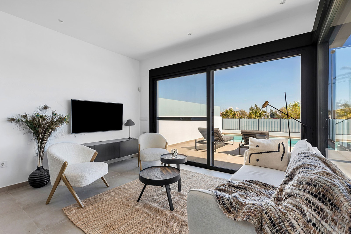 Se vende Villa - Chalet de 3 dormitorios en Costa Blanca, Alicante, España