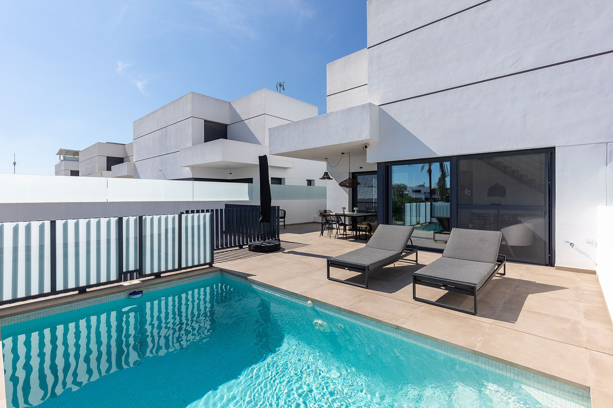 Se vende Villa - Chalet de 3 dormitorios en Costa Blanca, Alicante, España
