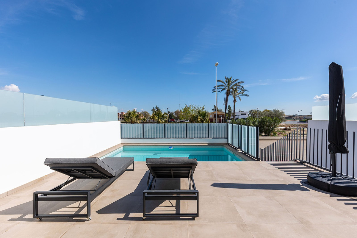 Se vende Villa - Chalet de 3 dormitorios en Costa Blanca, Alicante, España