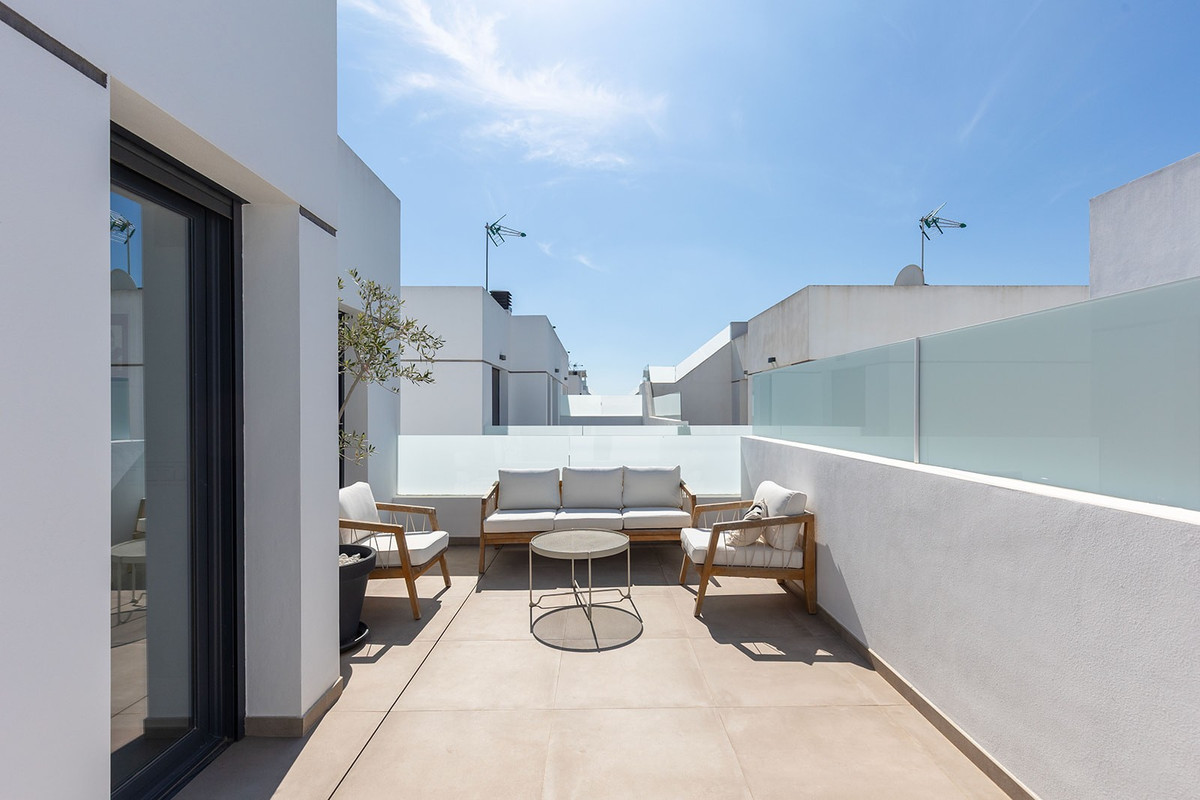 Se vende Villa - Chalet de 3 dormitorios en Costa Blanca, Alicante, España