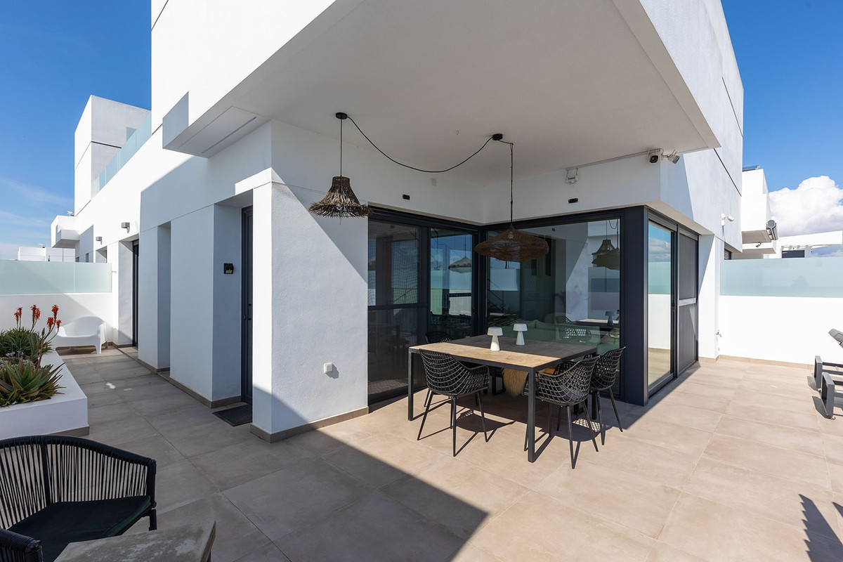 Se vende Villa - Chalet de 3 dormitorios en Costa Blanca, Alicante, España