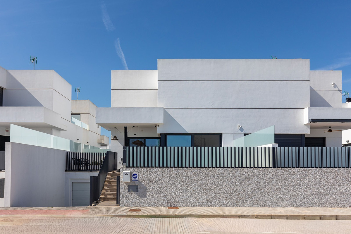 Se vende Villa - Chalet de 3 dormitorios en Costa Blanca, Alicante, España