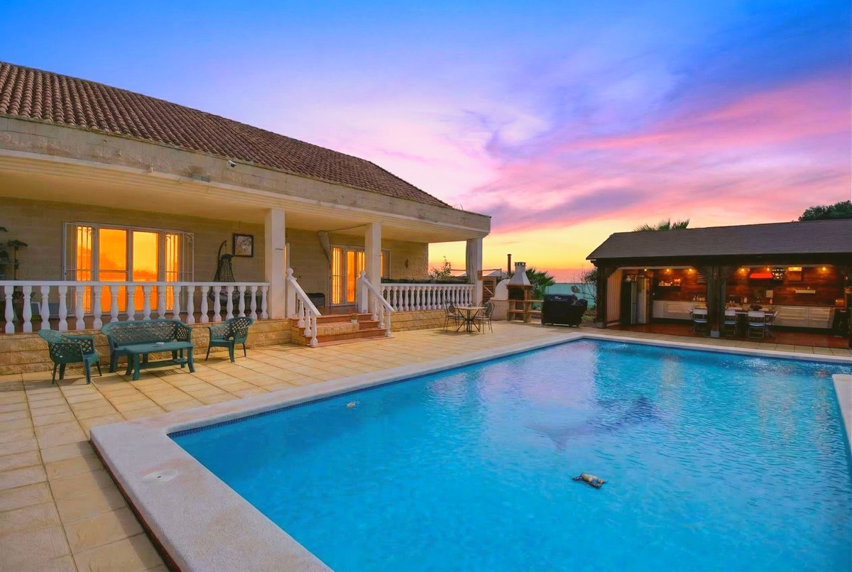 Se vende Finca - Cortijo de 5 dormitorios en Costa Blanca, Alicante, España