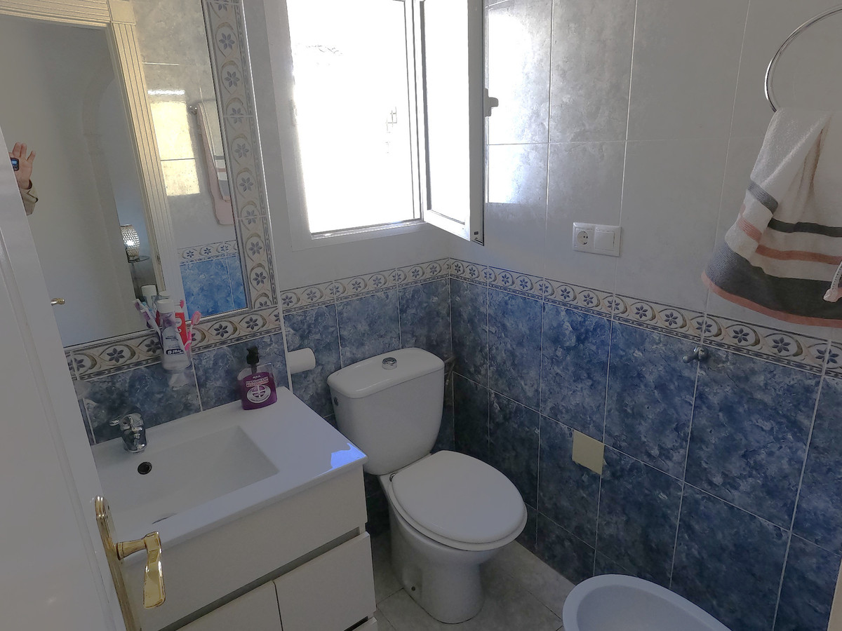 Se vende Apartamento Planta Media de 2 dormitorios en Costa Blanca, Alicante, España