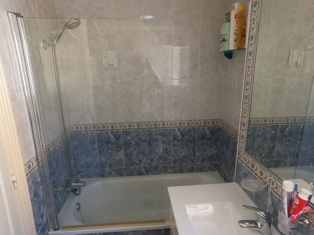 Se vende Apartamento Planta Media de 2 dormitorios en Costa Blanca, Alicante, España