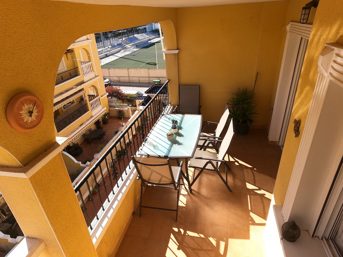 Se vende Apartamento Planta Media de 2 dormitorios en Costa Blanca, Alicante, España