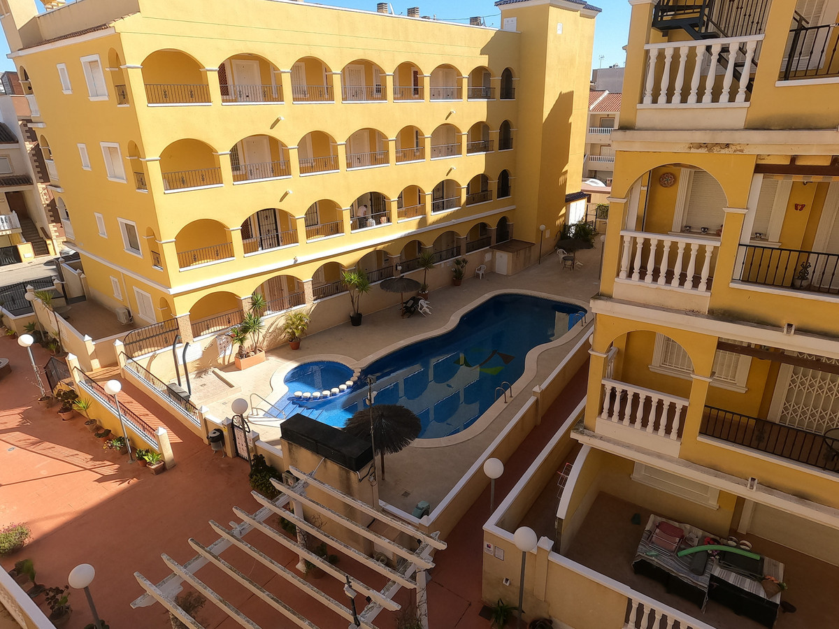 Se vende Apartamento Planta Media de 2 dormitorios en Costa Blanca, Alicante, España