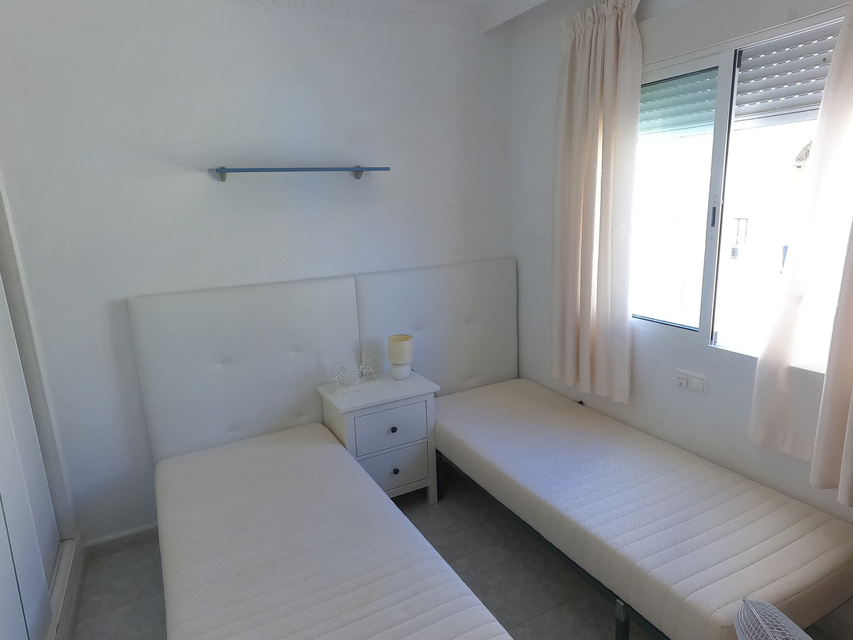 Se vende Apartamento Planta Media de 2 dormitorios en Costa Blanca, Alicante, España