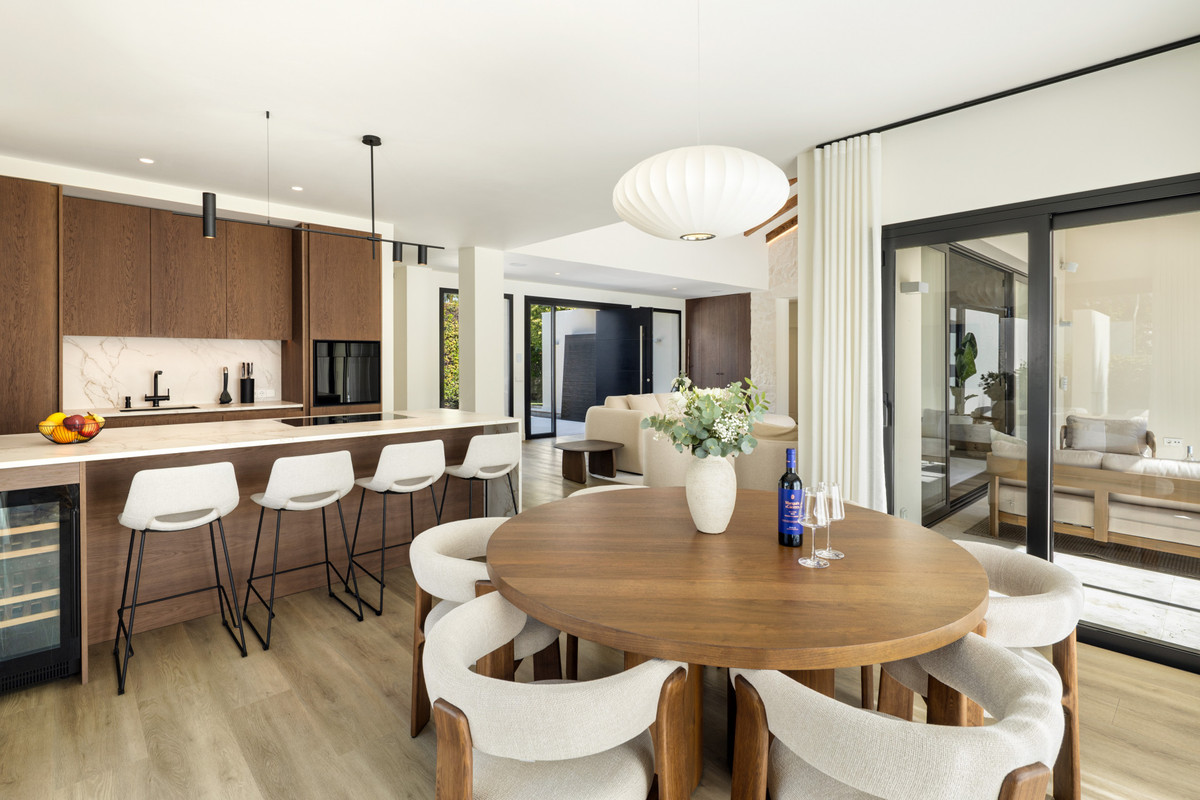 Se vende Villa - Chalet de 4 dormitorios en Costa Del Sol, Málaga, España