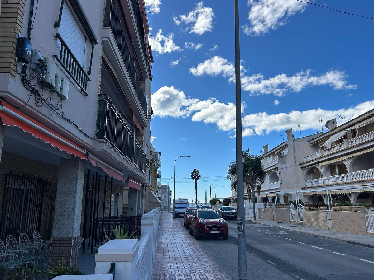 Se vende Apartamento Planta Media de 3 dormitorios en Costa Blanca, Alicante, España
