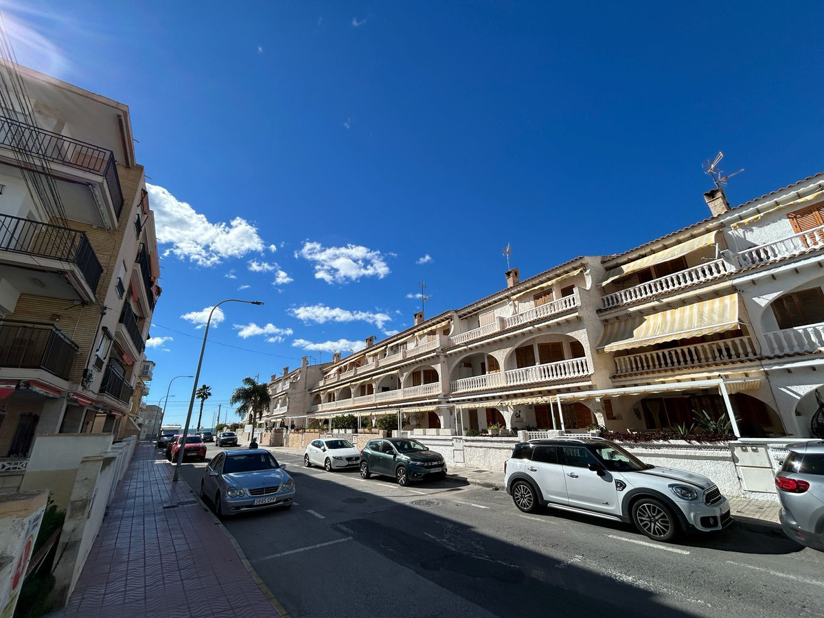 Se vende Apartamento Planta Media de 3 dormitorios en Costa Blanca, Alicante, España