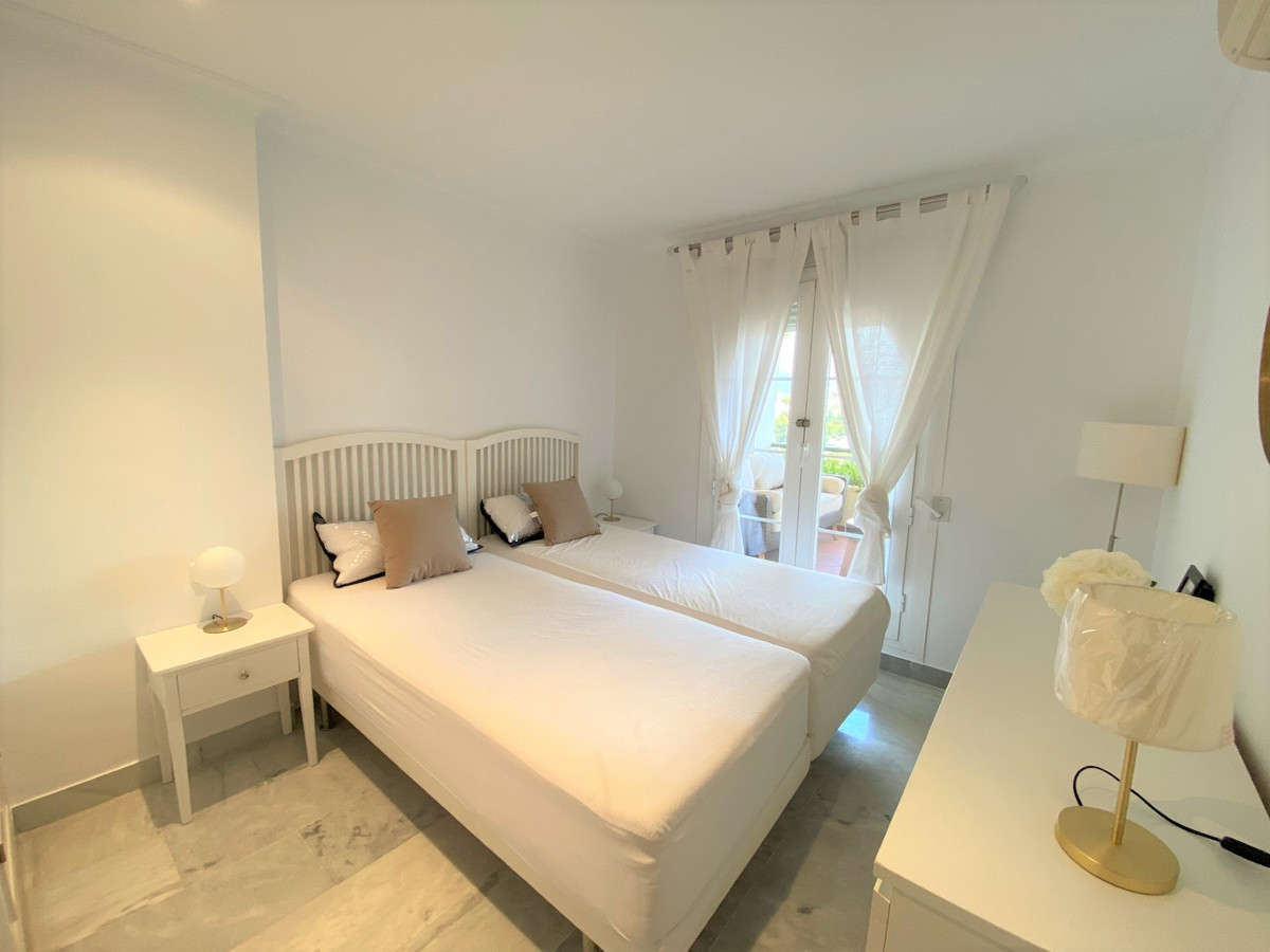 Se vende Apartamento Planta Media de 2 dormitorios en Costa Del Sol, Málaga, España