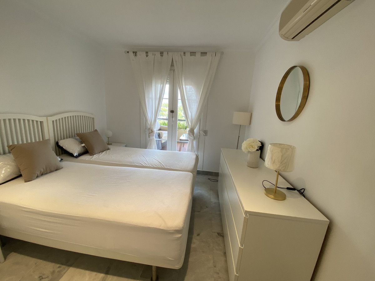 Se vende Apartamento Planta Media de 2 dormitorios en Costa Del Sol, Málaga, España