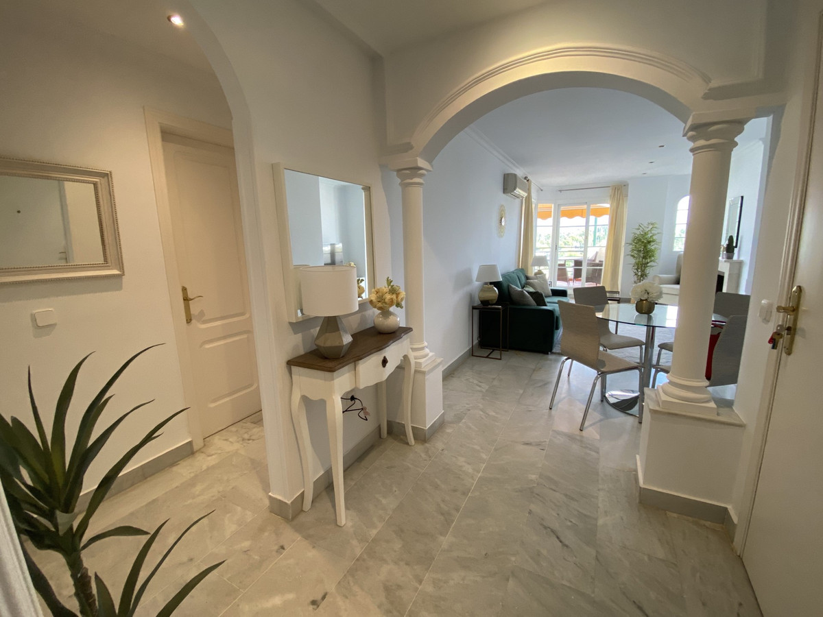 Se vende Apartamento Planta Media de 2 dormitorios en Costa Del Sol, Málaga, España