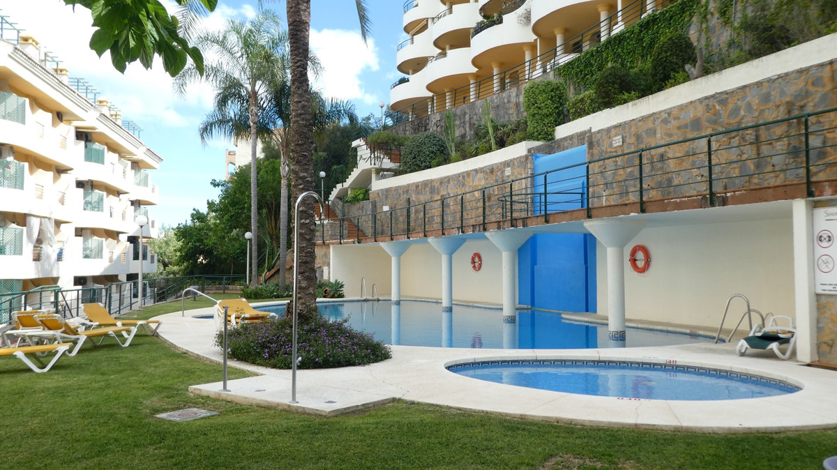 Se vende Apartamento Planta Media de 2 dormitorios en Costa Del Sol, Málaga, España
