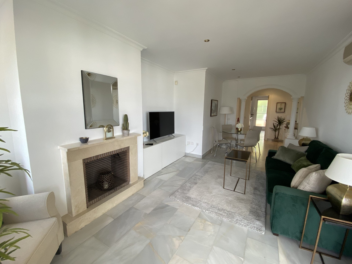 Se vende Apartamento Planta Media de 2 dormitorios en Costa Del Sol, Málaga, España