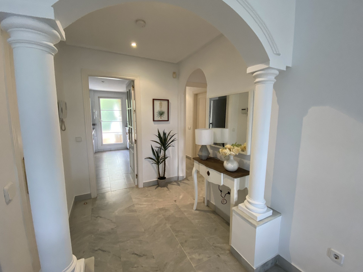 Se vende Apartamento Planta Media de 2 dormitorios en Costa Del Sol, Málaga, España
