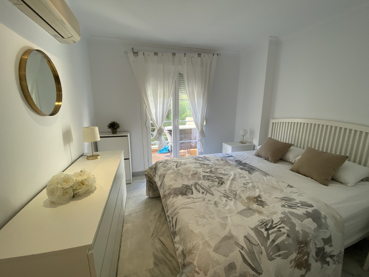 Se vende Apartamento Planta Media de 2 dormitorios en Costa Del Sol, Málaga, España