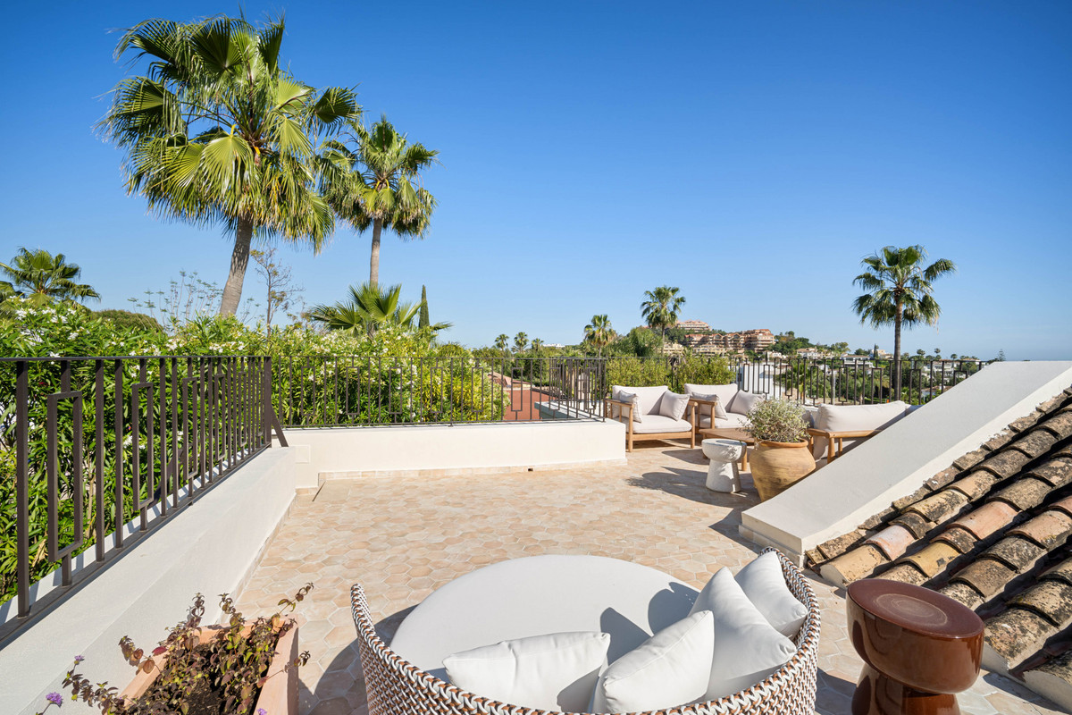 Se vende Villa - Chalet de 4 dormitorios en Costa Del Sol, Málaga, España