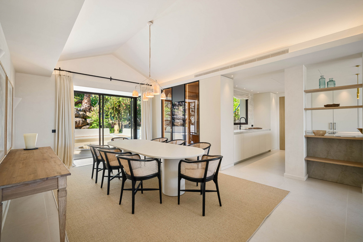 Se vende Villa - Chalet de 4 dormitorios en Costa Del Sol, Málaga, España