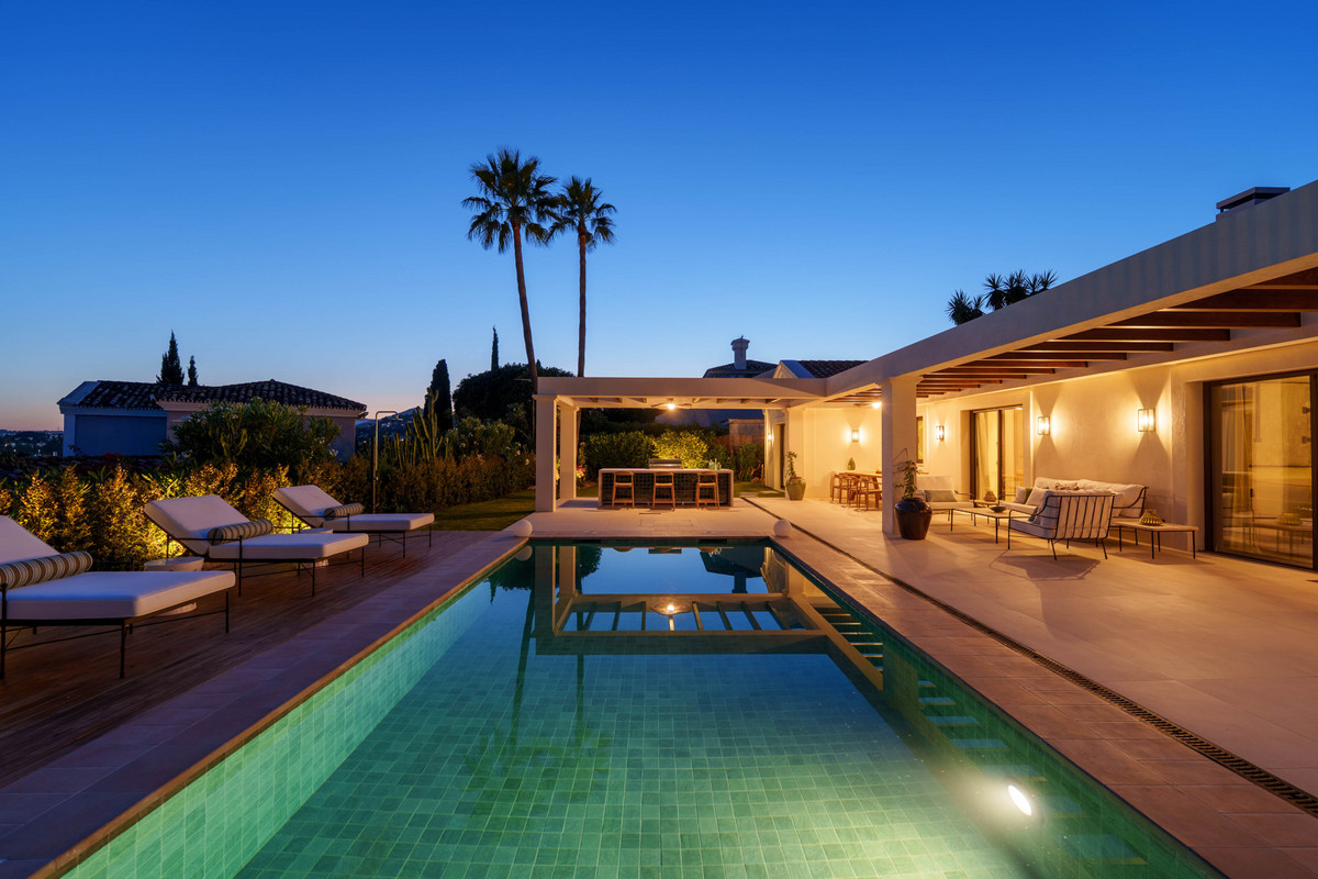Se vende Villa - Chalet de 4 dormitorios en Costa Del Sol, Málaga, España