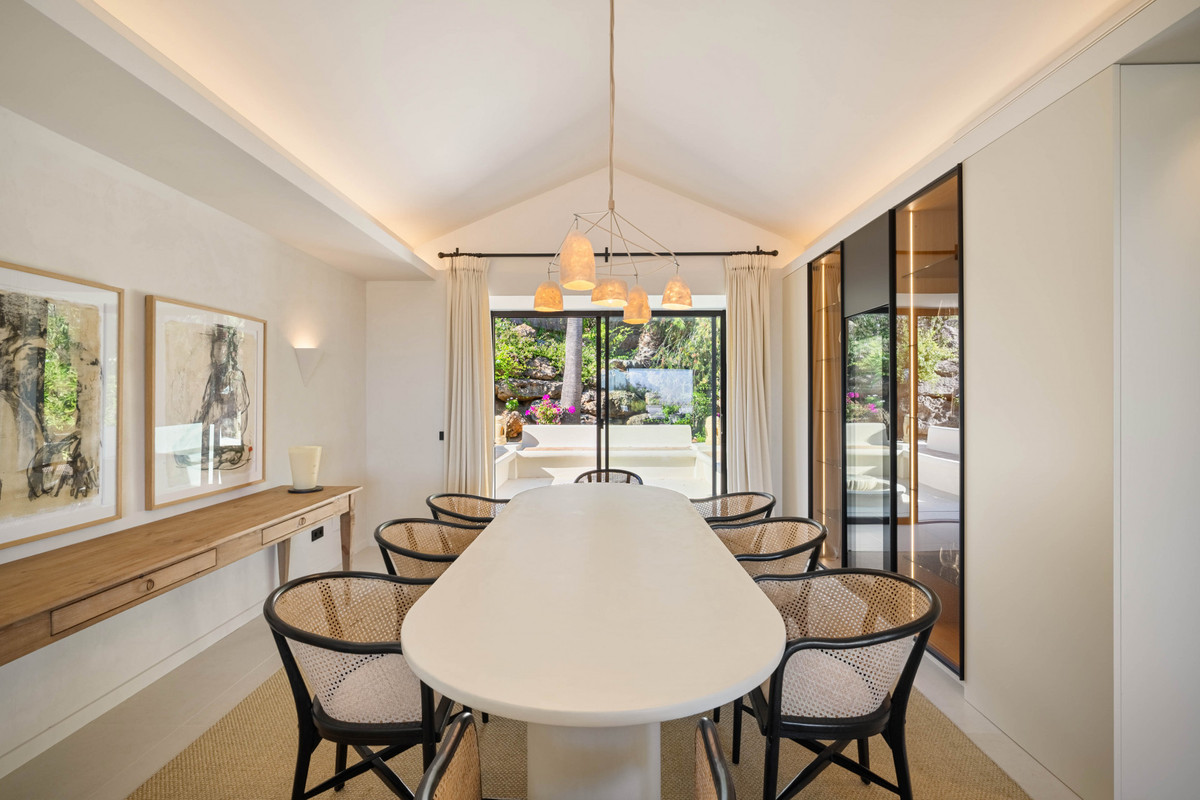 Se vende Villa - Chalet de 4 dormitorios en Costa Del Sol, Málaga, España