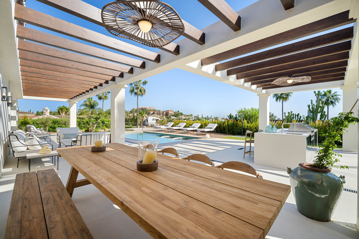 Se vende Villa - Chalet de 4 dormitorios en Costa Del Sol, Málaga, España