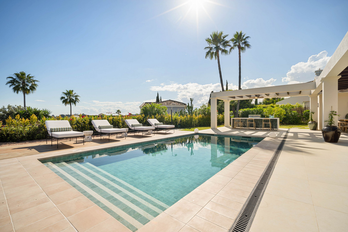 Se vende Villa - Chalet de 4 dormitorios en Costa Del Sol, Málaga, España