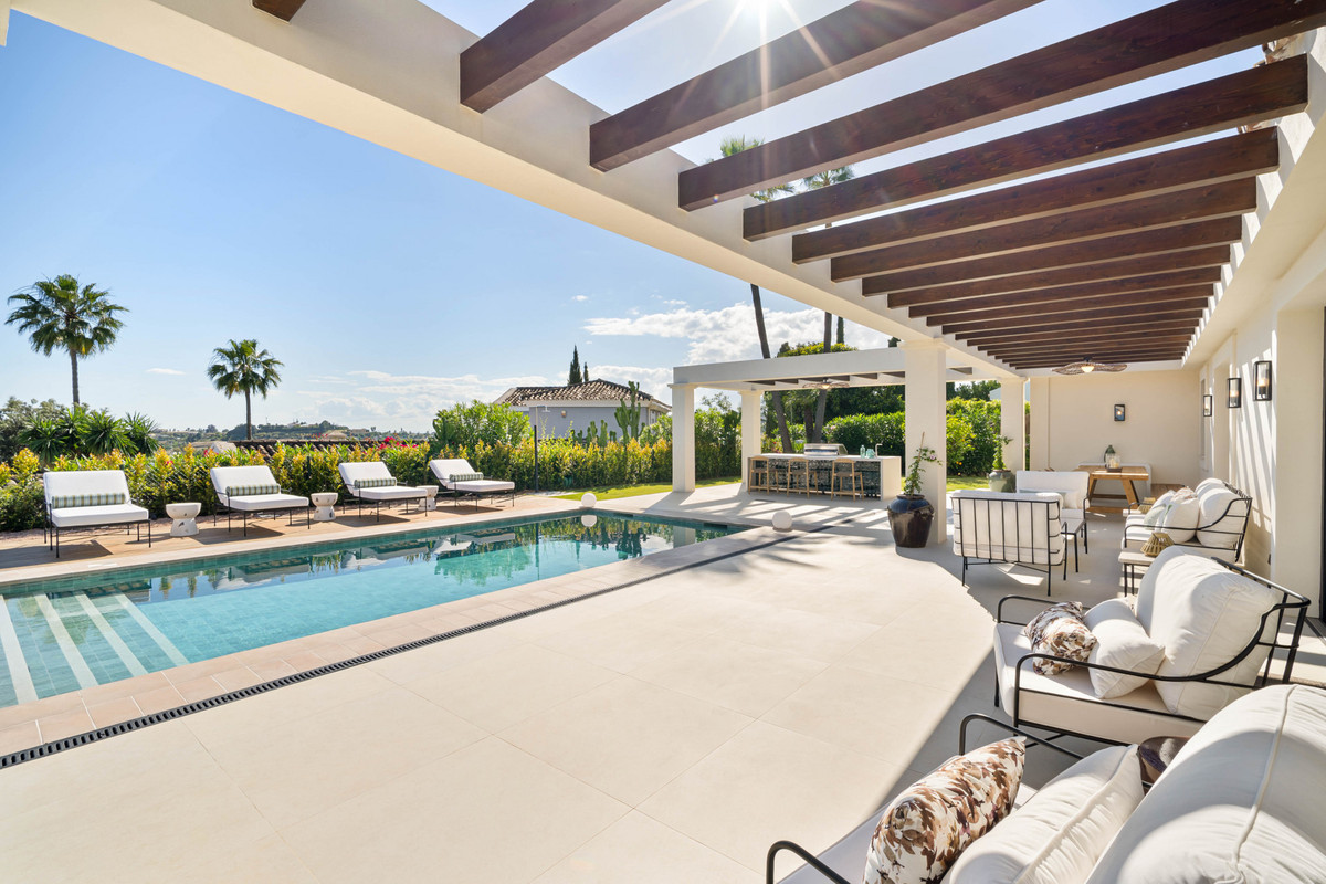 Se vende Villa - Chalet de 4 dormitorios en Costa Del Sol, Málaga, España
