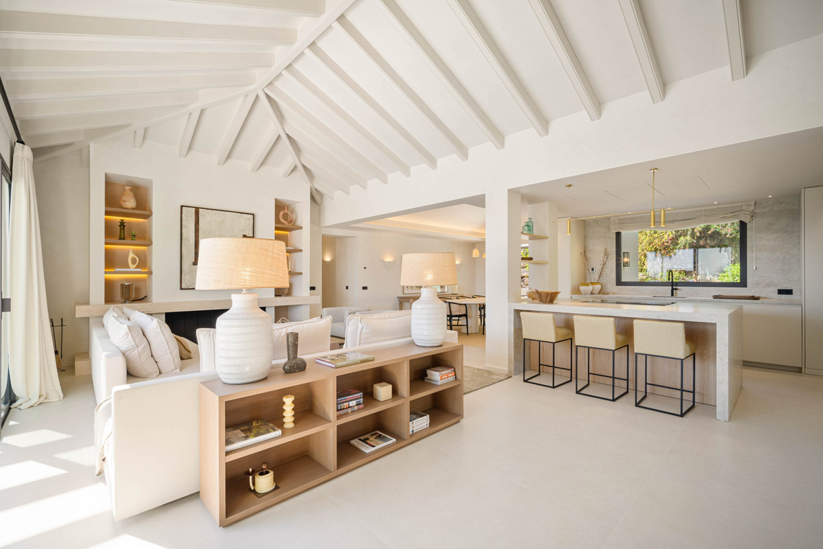 Se vende Villa - Chalet de 4 dormitorios en Costa Del Sol, Málaga, España
