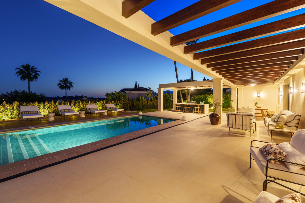 Se vende Villa - Chalet de 4 dormitorios en Costa Del Sol, Málaga, España