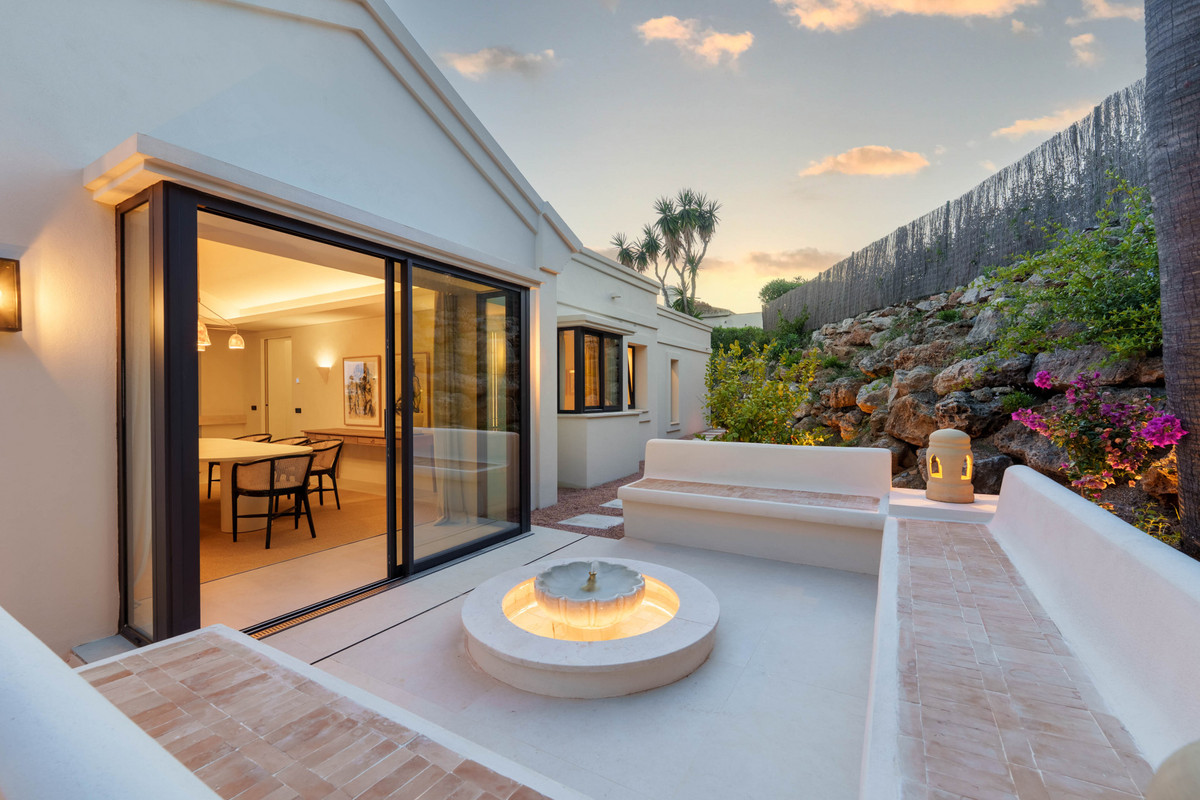 Se vende Villa - Chalet de 4 dormitorios en Costa Del Sol, Málaga, España