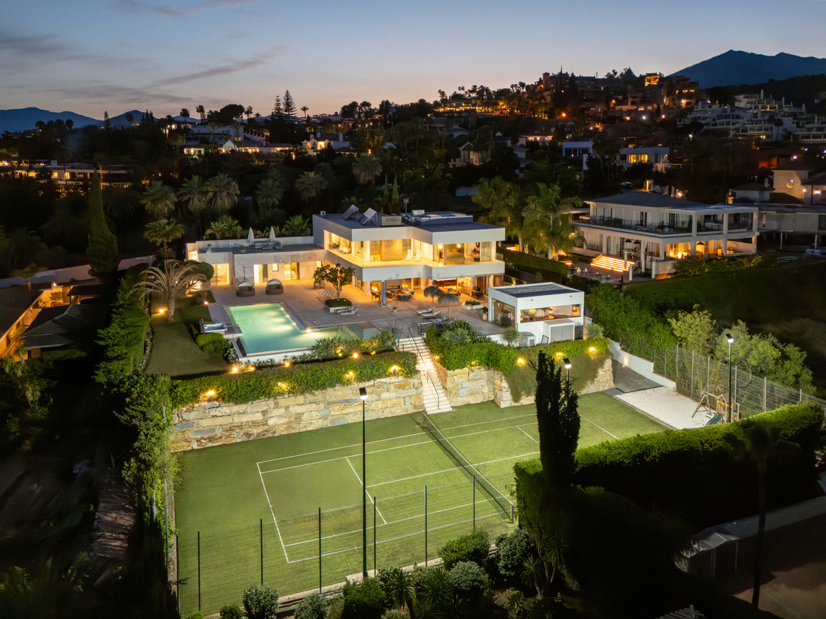 Se vende Villa - Chalet de 7 dormitorios en Costa Del Sol, Málaga, España
