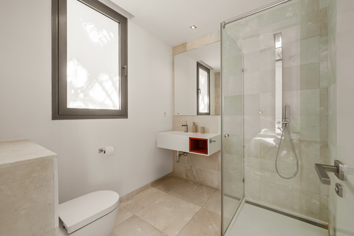 Se vende Villa - Chalet de 7 dormitorios en Costa Del Sol, Málaga, España