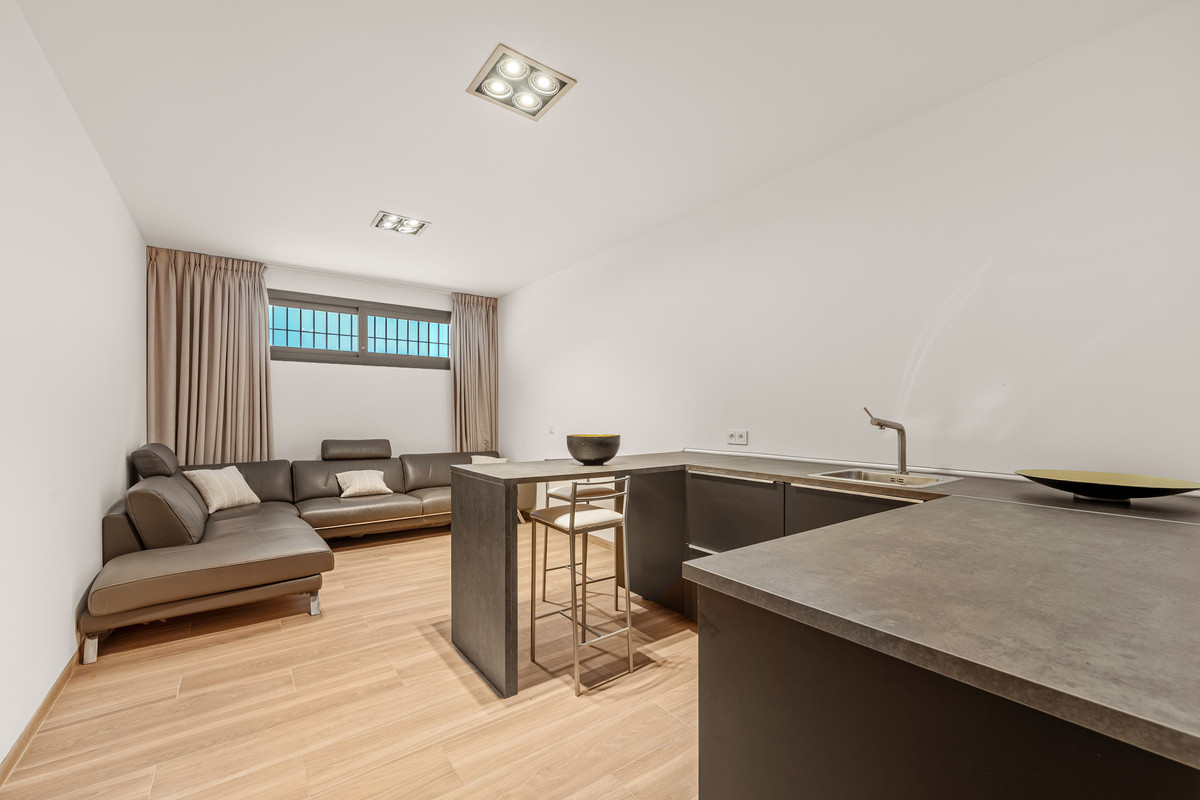 Se vende Villa - Chalet de 7 dormitorios en Costa Del Sol, Málaga, España