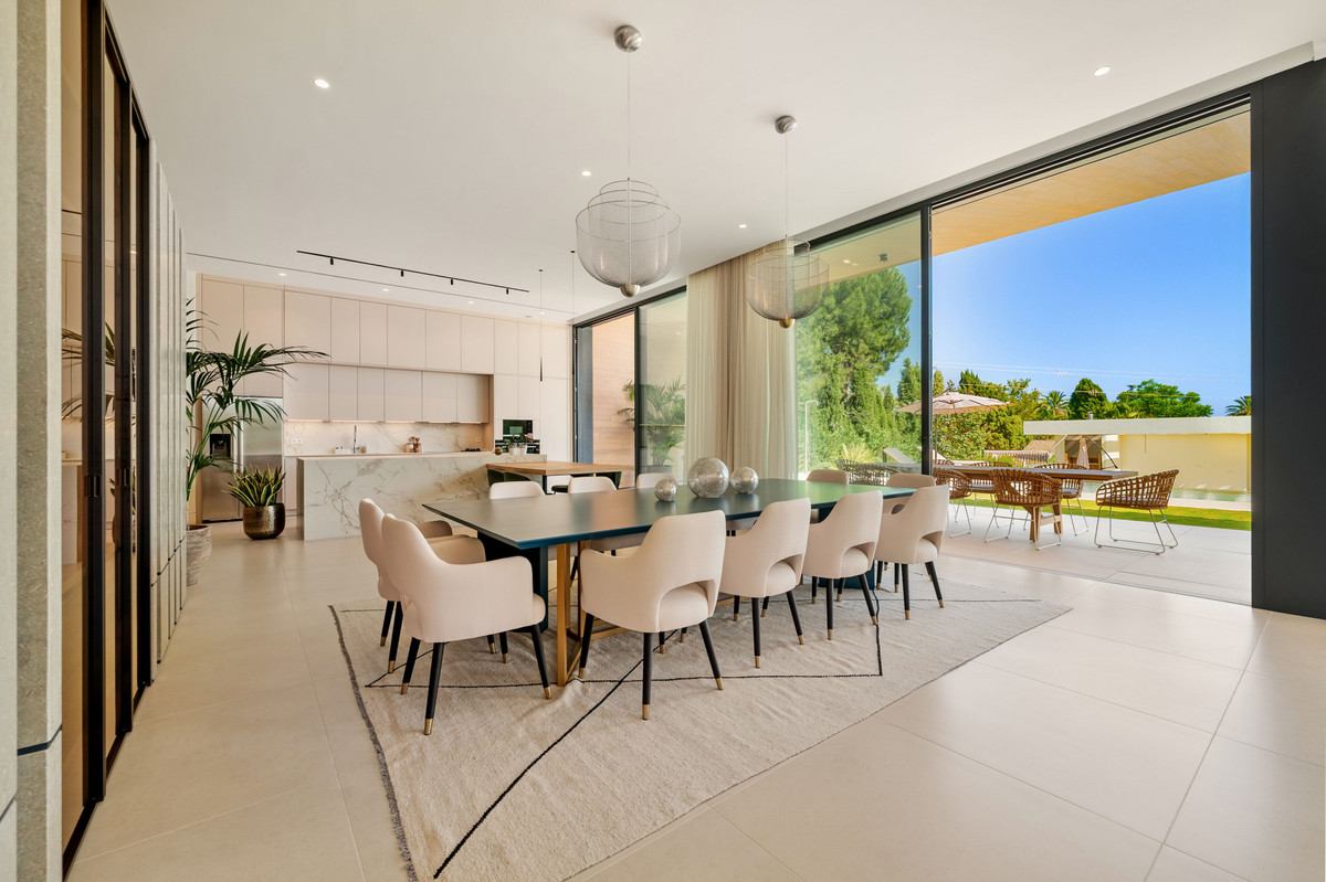 Se vende Villa - Chalet de 6 dormitorios en Costa Del Sol, Málaga, España