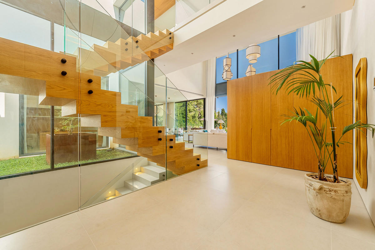 Se vende Villa - Chalet de 6 dormitorios en Costa Del Sol, Málaga, España