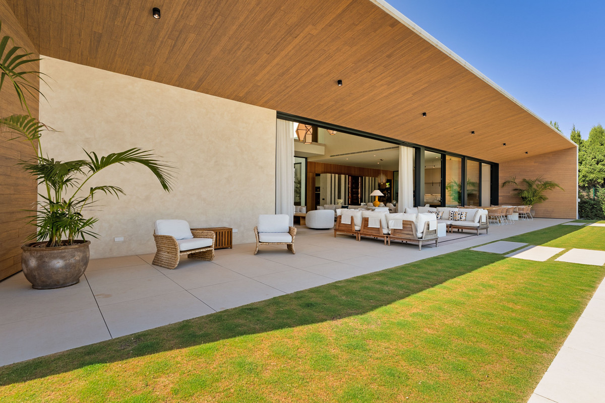Se vende Villa - Chalet de 6 dormitorios en Costa Del Sol, Málaga, España