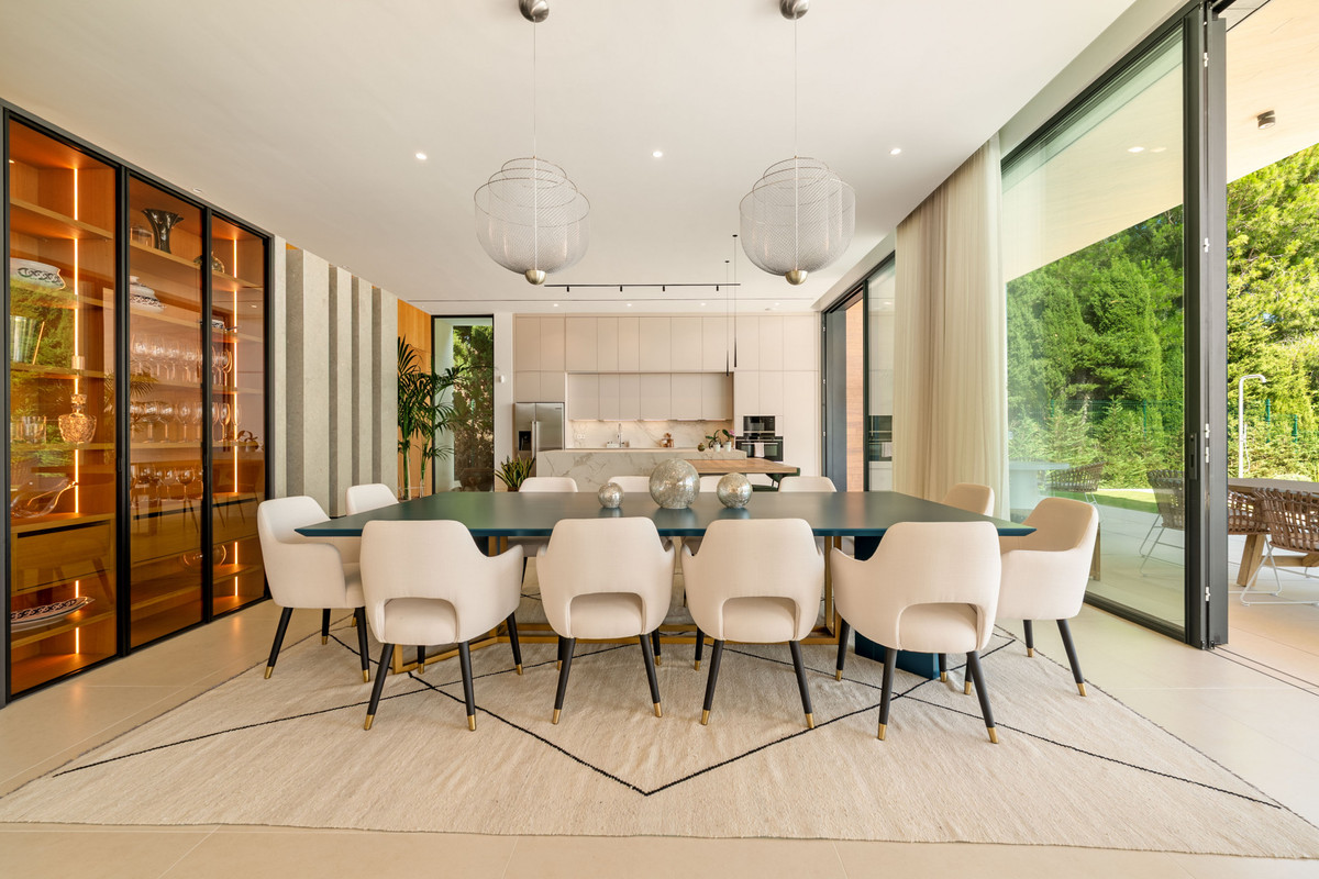 Se vende Villa - Chalet de 6 dormitorios en Costa Del Sol, Málaga, España