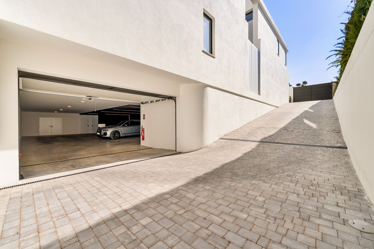 Se vende Villa - Chalet de 6 dormitorios en Costa Del Sol, Málaga, España