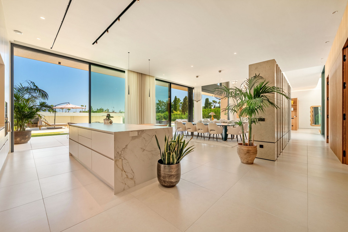Se vende Villa - Chalet de 6 dormitorios en Costa Del Sol, Málaga, España